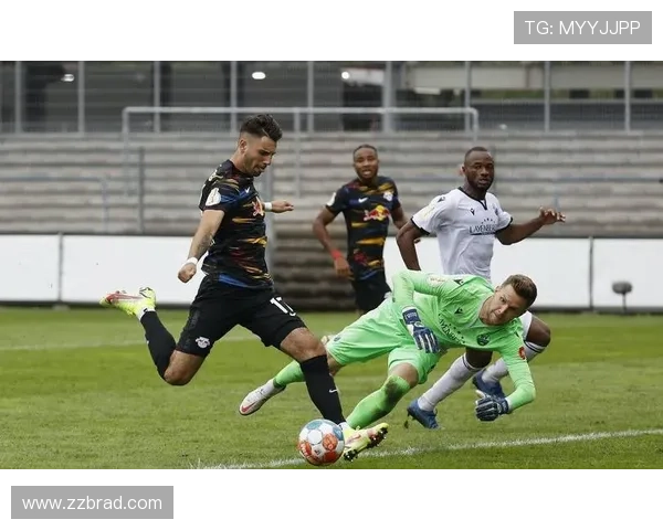 国米锁定莱切20岁中卫加布里埃尔英超德甲多队加入竞争