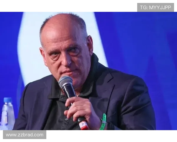 特巴斯否认主动挑战弗洛伦蒂诺称其坚韧强悍从不认输展现无畏精神 特巴斯否认主动挑战弗洛伦蒂诺称其坚韧强悍从不认输展现无畏精神