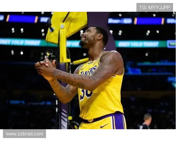 东契奇场均46分8.5助攻助湖人稳住下限 防守表现决定冠军争夺高度 东契奇场均46分8.5助攻助湖人稳住下限 防守表现决定冠军争夺高度