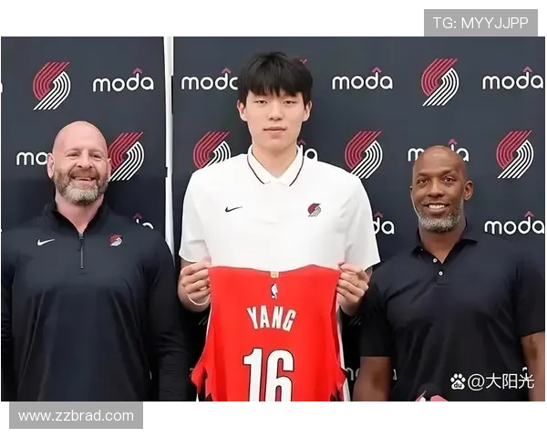 杨瀚森媒体人首秀表现平平但不失亮点必定会反思与成长 杨瀚森媒体人首秀表现平平但不失亮点必定会反思与成长