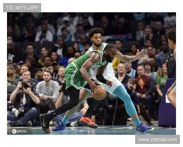 黄蜂全场狂砍136分 10人轮换9人得分上双展现超强团队实力